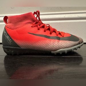 Nike Mercurial SuperflyX 6 Academy CR7 IC Bright Crimson Size 2Y